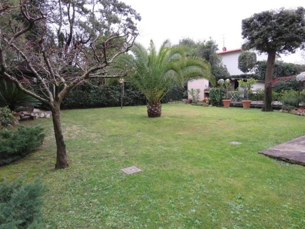 casa indipendente in vendita a Pisa in zona Tirrenia