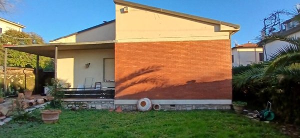 casa indipendente in vendita a Pisa in zona Centro Storico