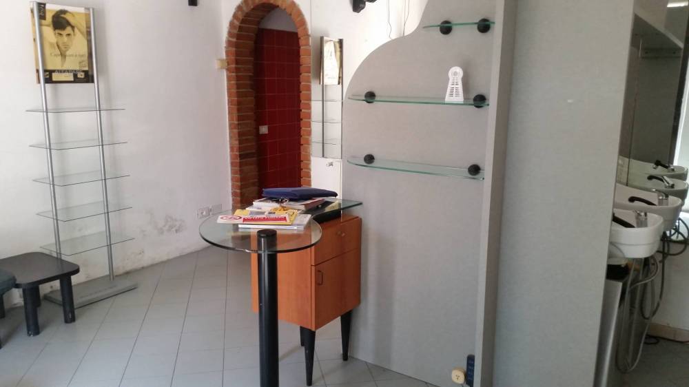 negozio in vendita a Pisa in zona Porta a Lucca
