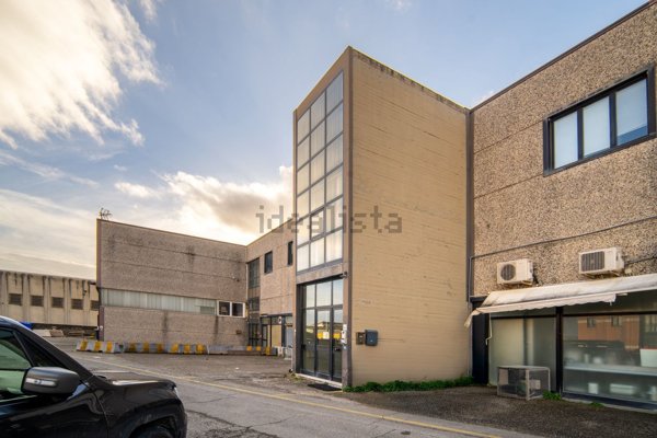 ufficio in vendita a Pisa in zona Ospedaletto