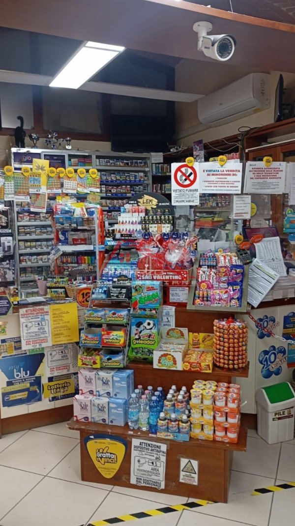 negozio in vendita a Pisa in zona Riglione