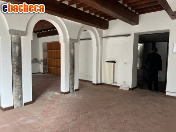 negozio in vendita a Pisa in zona Centro Storico