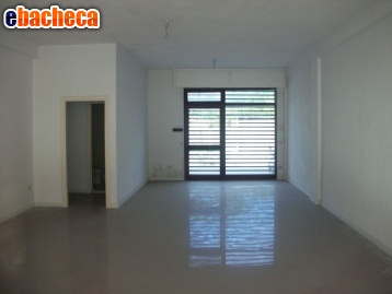 negozio in vendita a Pisa in zona Porta a Lucca