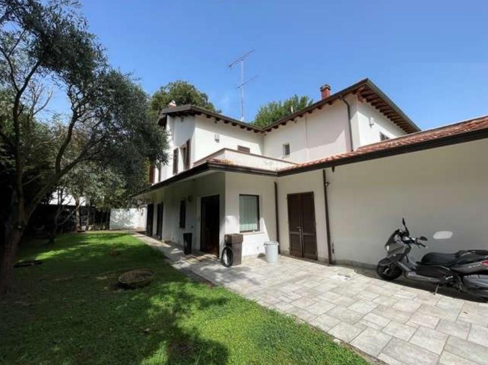 casa indipendente in vendita a Pisa in zona Tirrenia