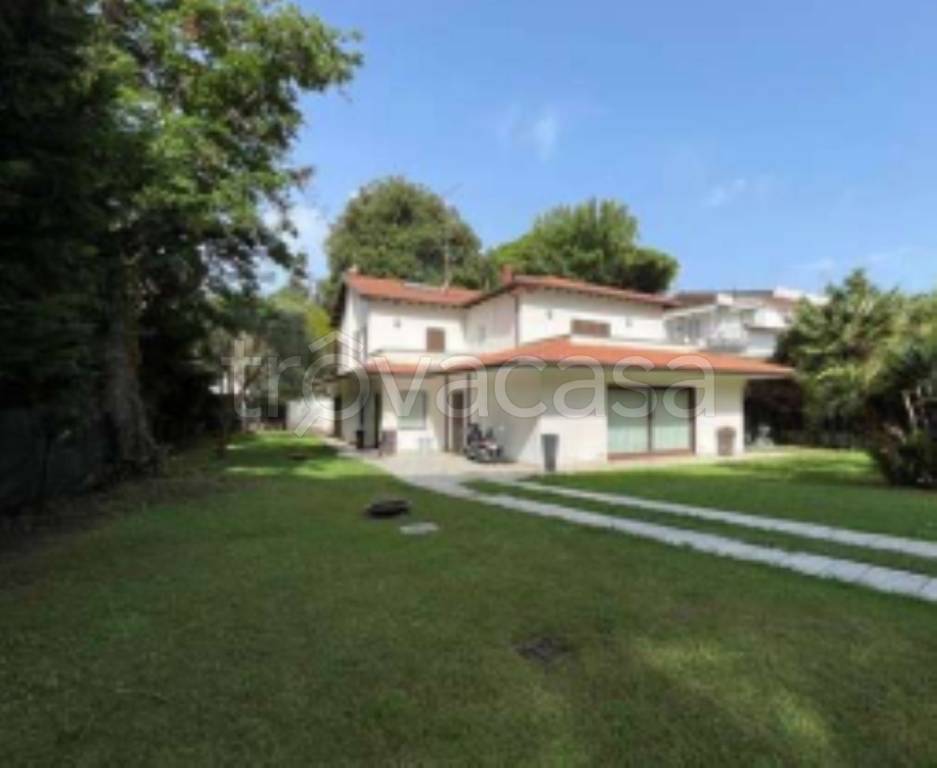 casa indipendente in vendita a Pisa in zona Tirrenia