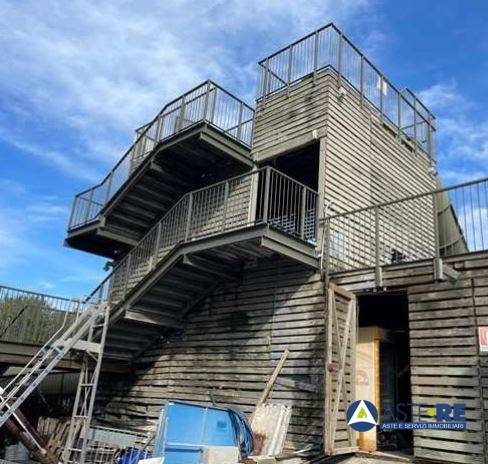negozio in vendita a Pisa in zona Tribunale