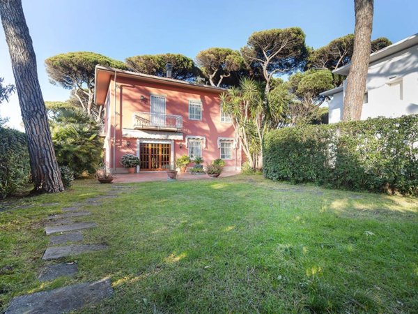 casa indipendente in vendita a Pisa in zona Tirrenia
