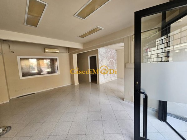 locale commerciale in vendita a Pisa in zona Stazione