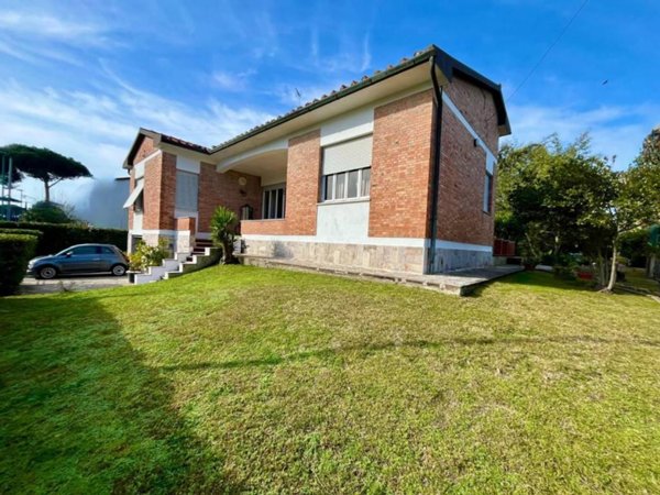 casa indipendente in vendita a Pisa in zona Tirrenia