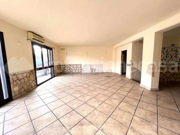 locale commerciale in vendita a Pisa in zona Porta a Mare