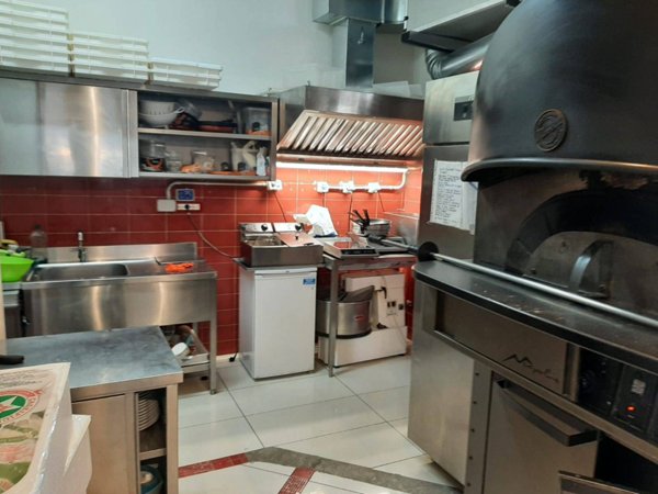 negozio in vendita a Pisa in zona Centro Storico