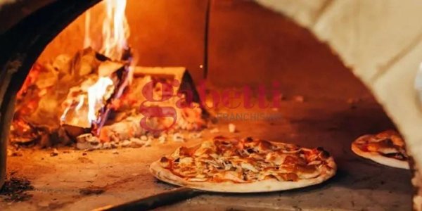 negozio in vendita a Pisa in zona Centro Storico