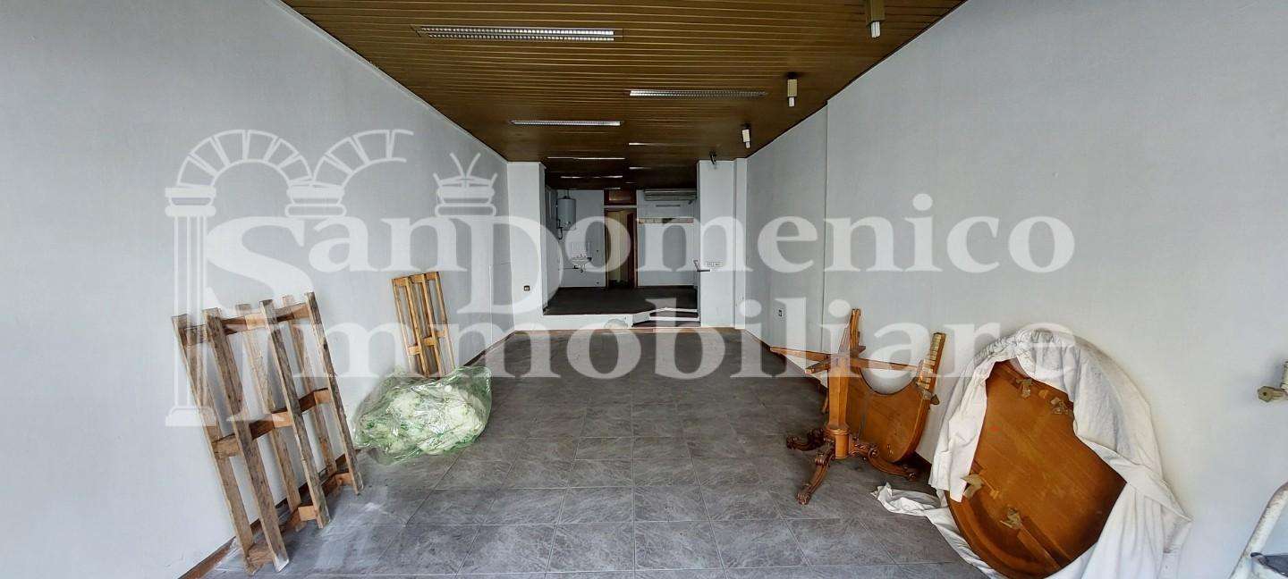 locale commerciale in vendita a Pisa in zona Riglione
