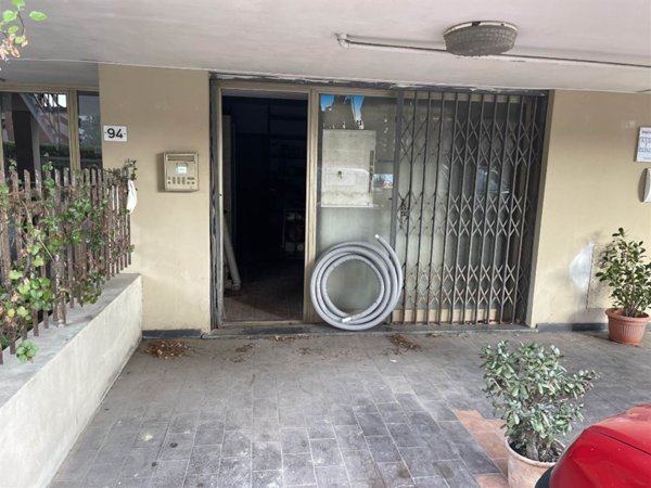 negozio in vendita a Pisa in zona Cisanello