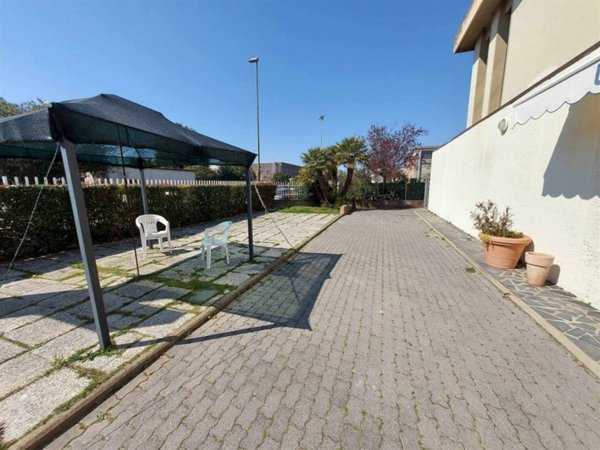 ufficio in vendita a Pisa in zona Ospedaletto