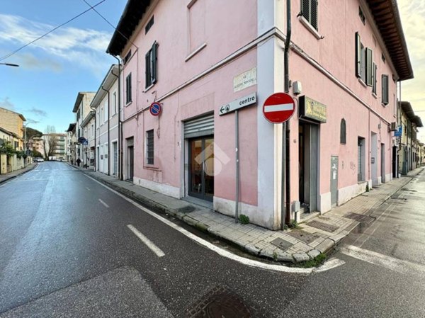 negozio in vendita a Pisa in zona Quartiere San Giusto