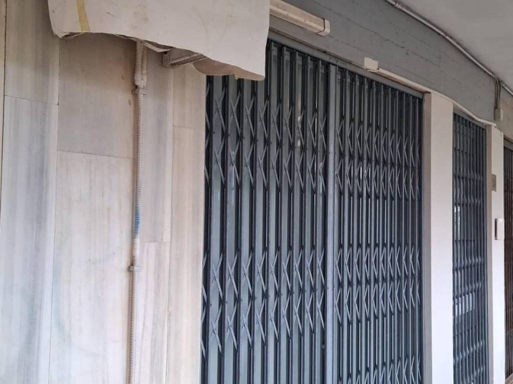 negozio in vendita a Pisa in zona Tirrenia