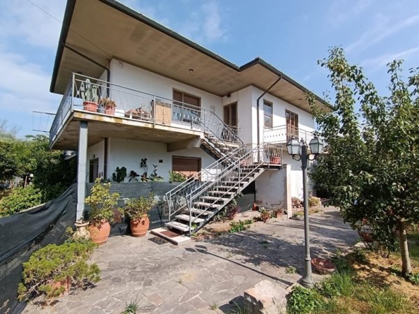 casa indipendente in vendita a Pisa in zona Porta a Lucca