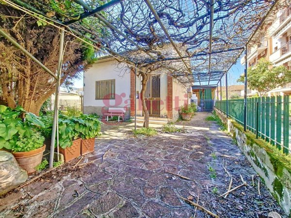 casa indipendente in vendita a Pisa in zona Centro Storico