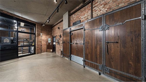 locale commerciale in vendita a Pisa