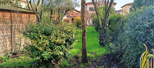 casa indipendente in vendita a Pisa in zona Porta a Lucca