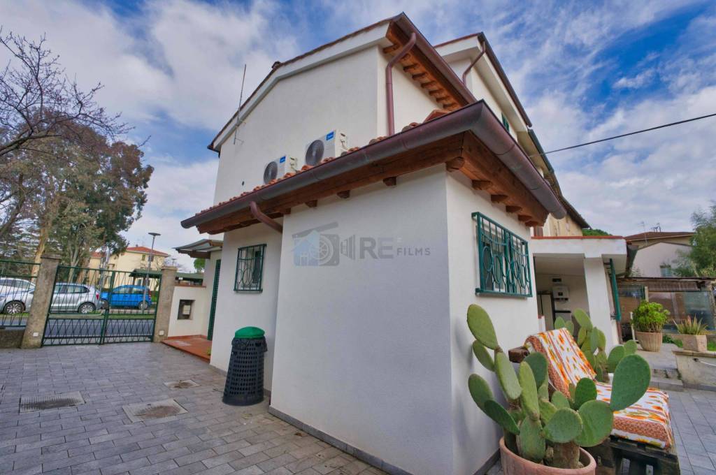casa indipendente in vendita a Pisa in zona Porta a Lucca