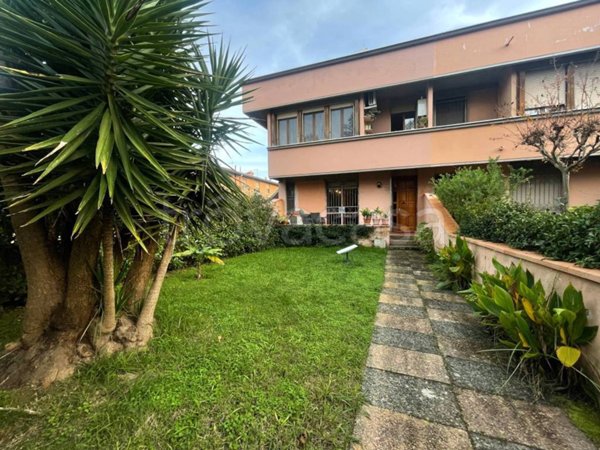 casa indipendente in vendita a Pisa in zona Lungarni