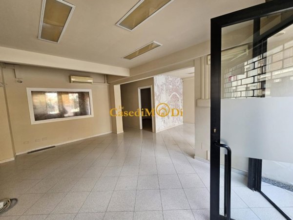 locale commerciale in vendita a Pisa in zona Stazione