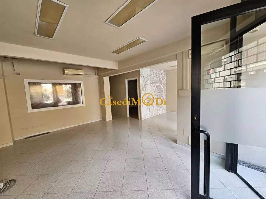 locale commerciale in vendita a Pisa in zona Stazione