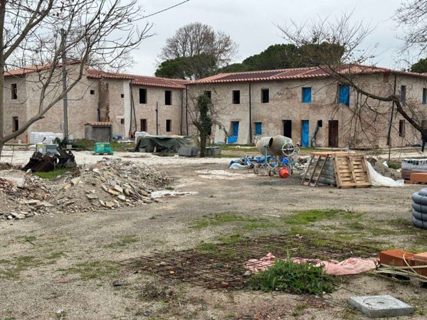 intera palazzina in vendita a Pisa in zona Lungarni