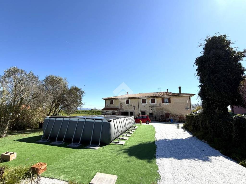 casa indipendente in vendita a Pisa in zona Barbaricina