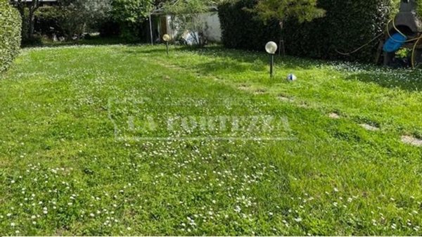 casa indipendente in vendita a Pisa in zona Barbaricina