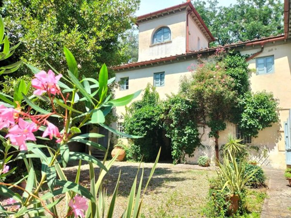 villa in vendita a Pisa in zona Centro Storico