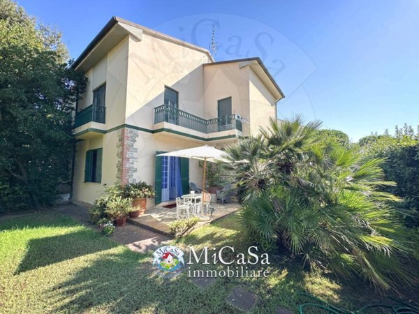 casa indipendente in vendita a Pisa in zona Tirrenia