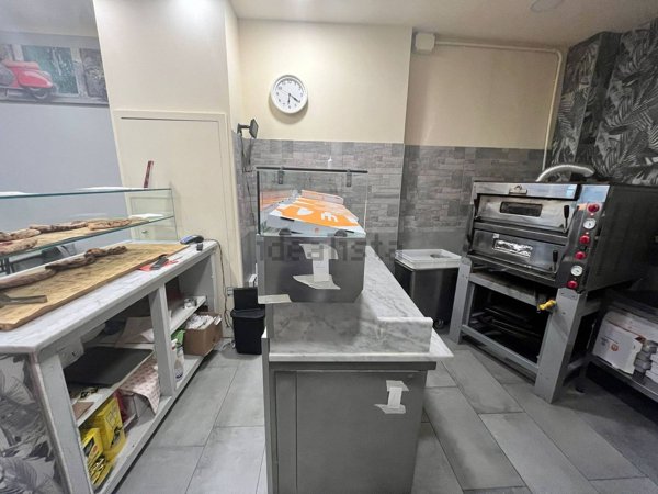 negozio in vendita a Pisa in zona Quartiere San Francesco