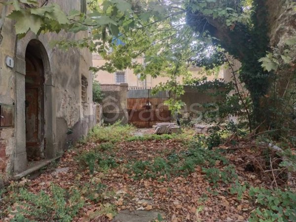 negozio in vendita a Pisa in zona Quartiere San Francesco