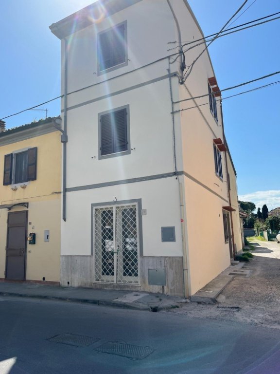 casa indipendente in vendita a Pisa in zona Barbaricina