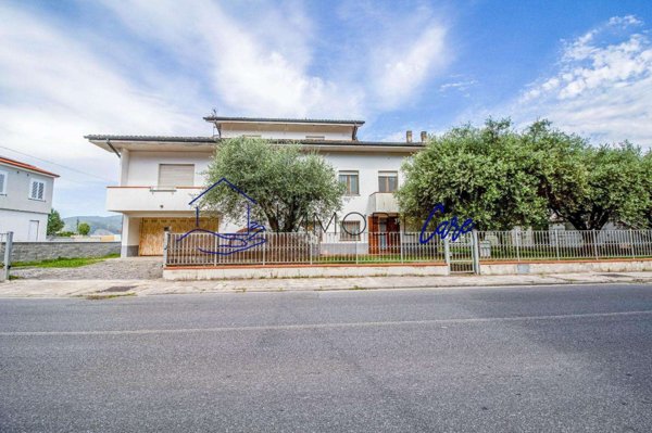 casa indipendente in vendita a Pisa in zona I Passi