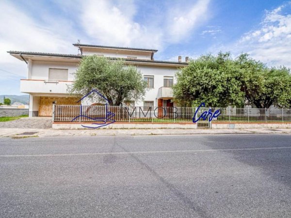 casa indipendente in vendita a Pisa in zona Porta a Lucca