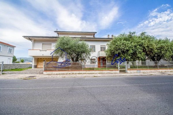 casa indipendente in vendita a Pisa in zona Porta a Lucca