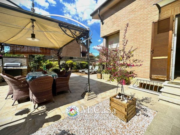 casa indipendente in vendita a Pisa in zona Tirrenia