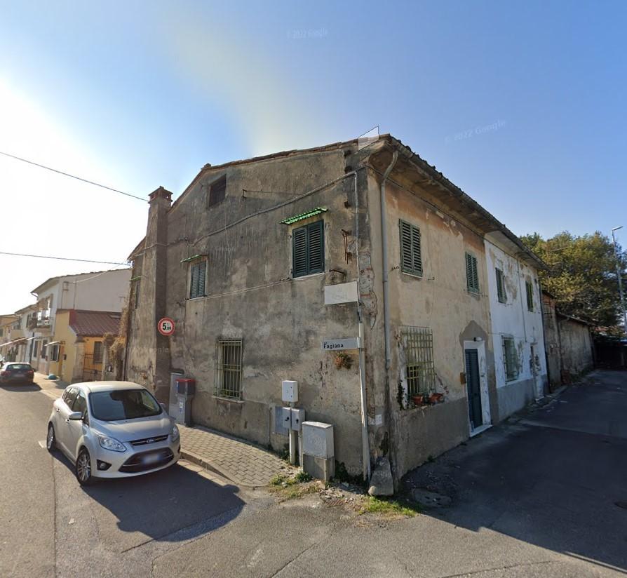 locale di sgombero in vendita a Pisa in zona Tribunale