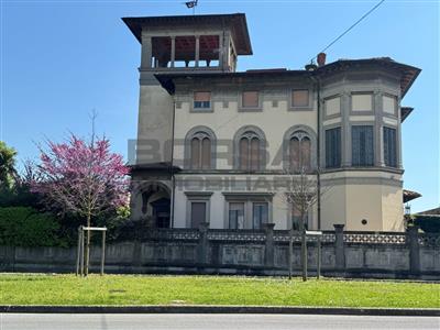 villa in vendita a Pisa in zona Lungarni