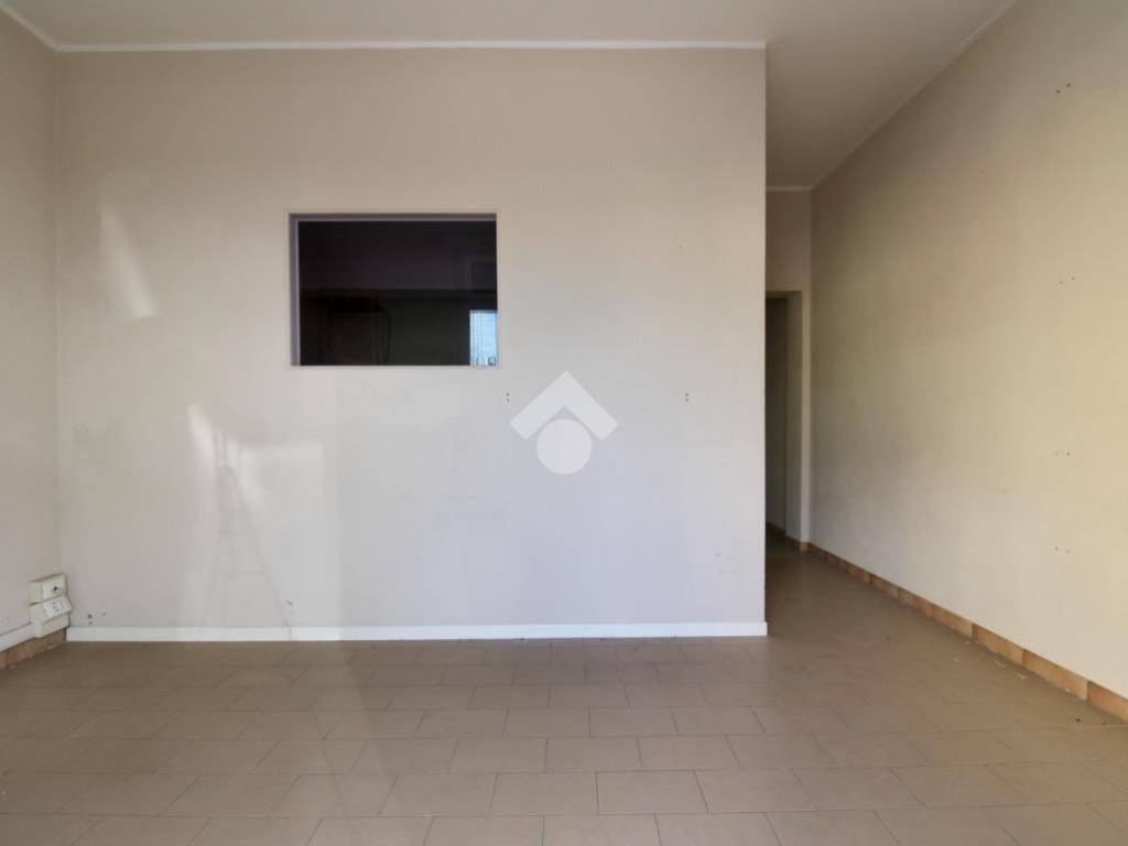 negozio in vendita a Pisa in zona Quartiere San Giusto