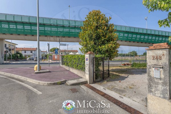 appartamento in vendita a Pisa in zona Stazione