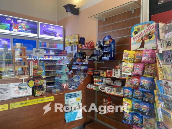 negozio in vendita a Pisa in zona Centro Storico