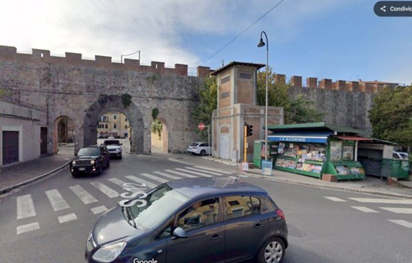 negozio in vendita a Pisa in zona Pratale / Don Bosco