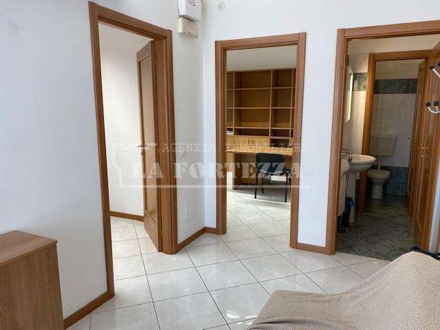 ufficio in vendita a Pisa in zona Ospedaletto