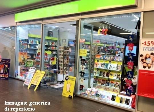 negozio in vendita a Pisa in zona Tirrenia