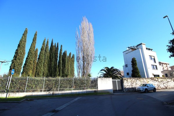 casa indipendente in vendita a Pisa in zona Porta a Lucca